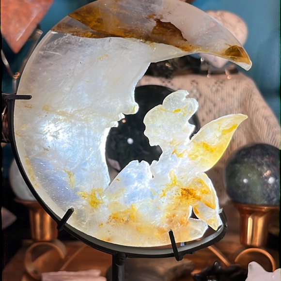 Golden healer fairy in the moon - Picture 3 of 4